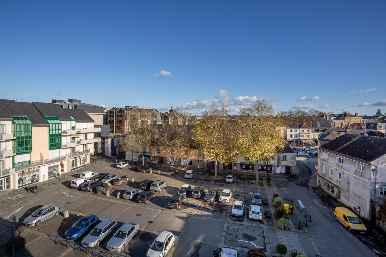 Le Mancini - Parking Et Terrasse Apartman Mayenne Kültér fotó